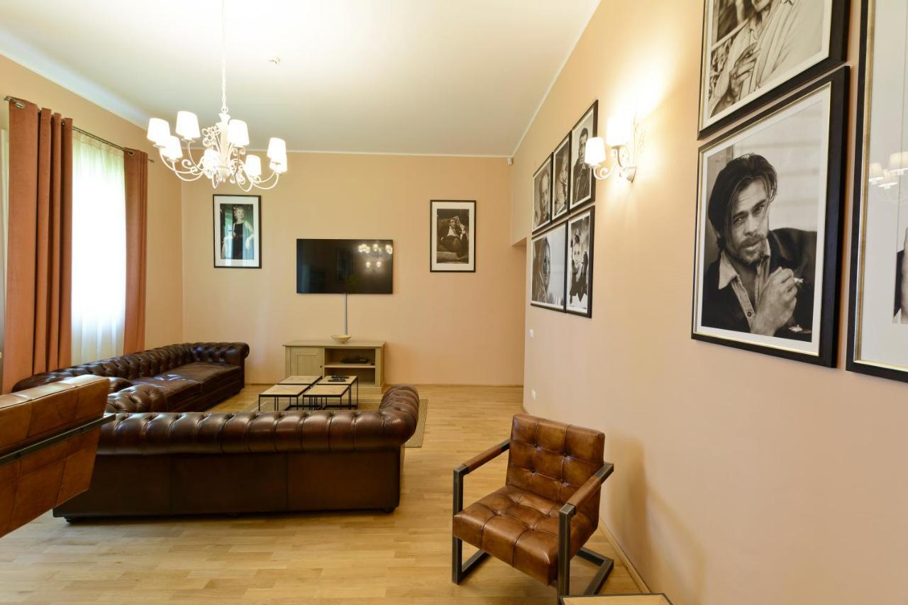 Pensiunea Elphin Târgu-Mureş Buitenkant foto